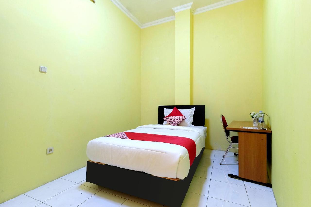 Surakarta  Oyo 338 Guest House Omah Manahan Syariah מראה חיצוני תמונה