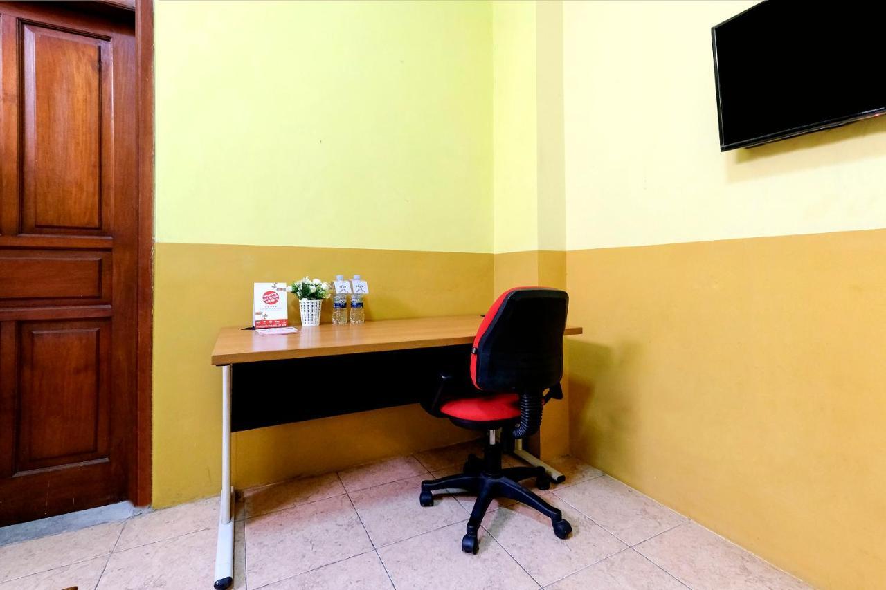 Surakarta  Oyo 338 Guest House Omah Manahan Syariah מראה חיצוני תמונה