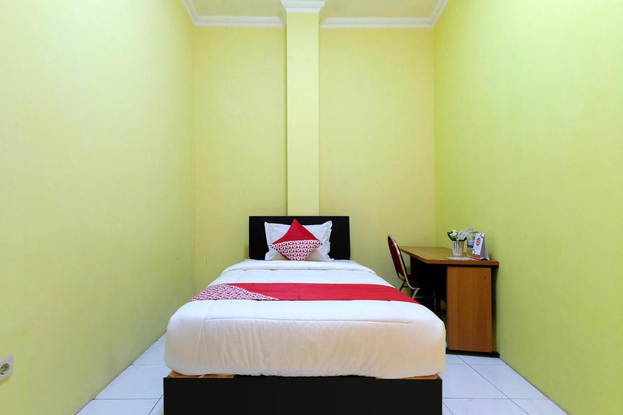 Surakarta  Oyo 338 Guest House Omah Manahan Syariah מראה חיצוני תמונה