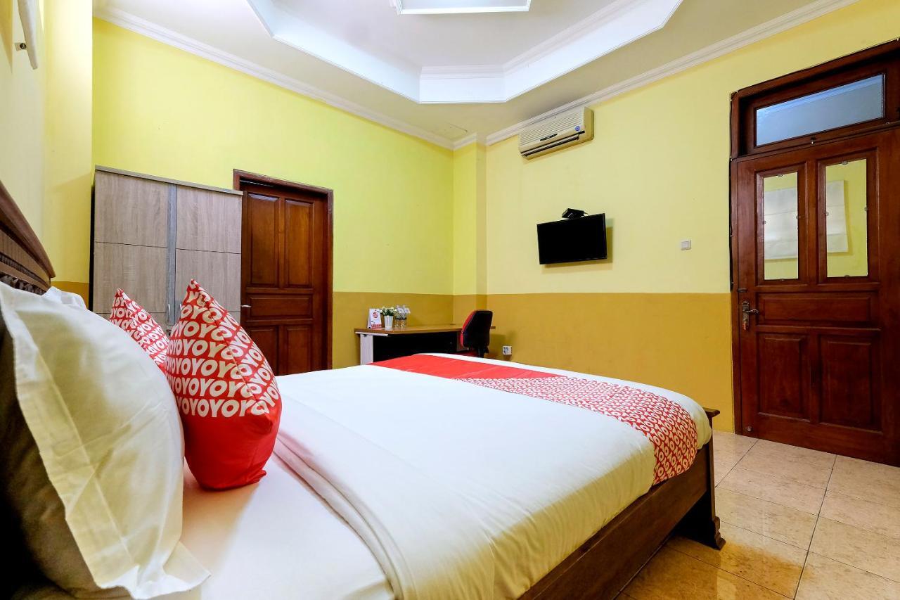 Surakarta  Oyo 338 Guest House Omah Manahan Syariah מראה חיצוני תמונה