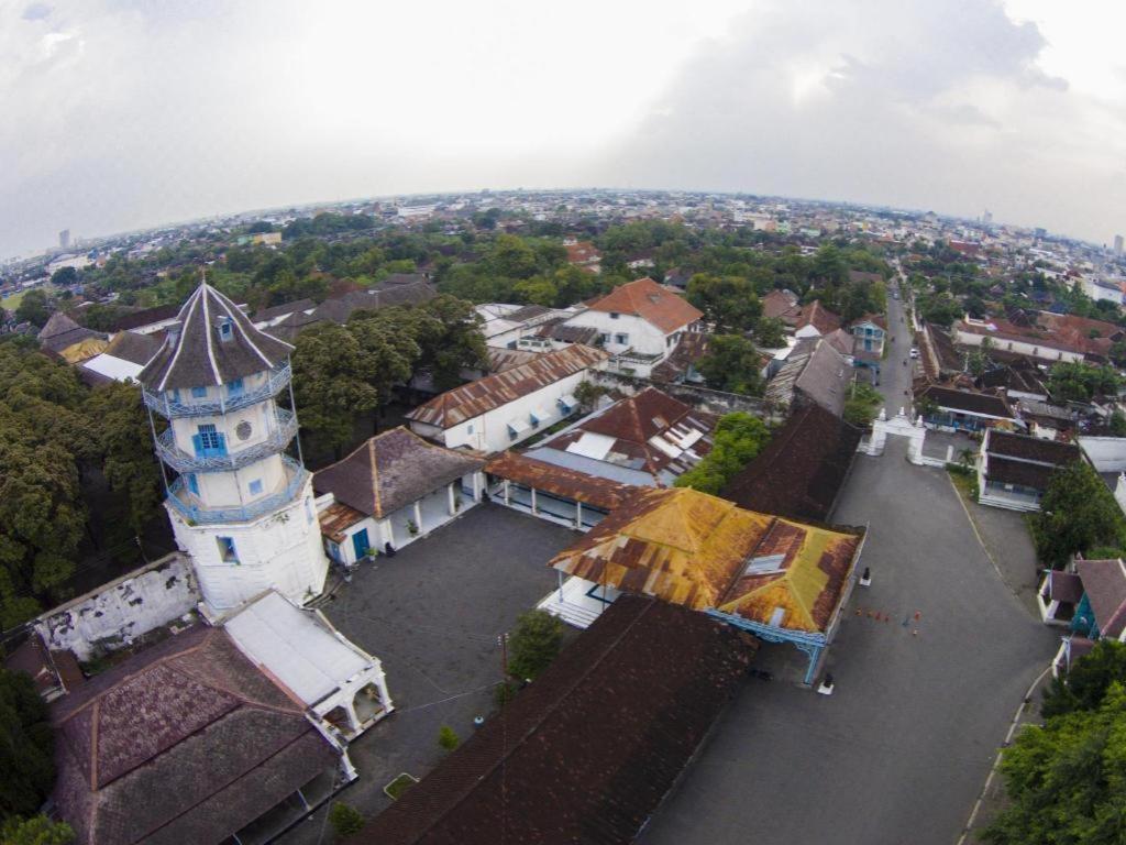 Surakarta  Oyo 338 Guest House Omah Manahan Syariah מראה חיצוני תמונה