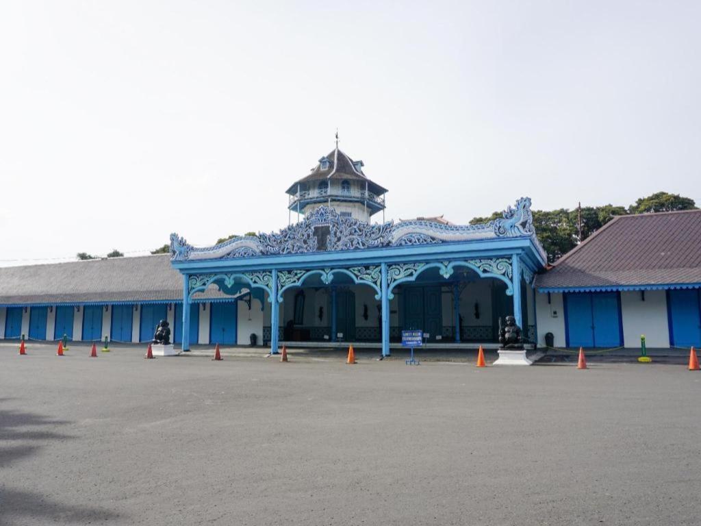 Surakarta  Oyo 338 Guest House Omah Manahan Syariah מראה חיצוני תמונה
