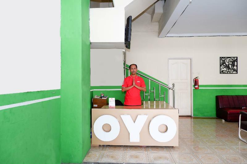 Surakarta  Oyo 338 Guest House Omah Manahan Syariah מראה חיצוני תמונה