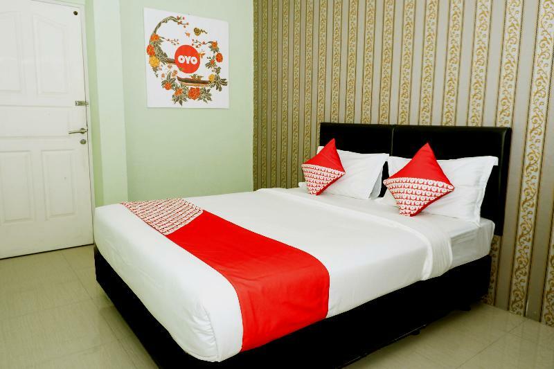 Surakarta  Oyo 338 Guest House Omah Manahan Syariah מראה חיצוני תמונה