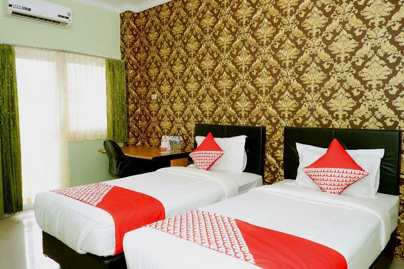 Surakarta  Oyo 338 Guest House Omah Manahan Syariah מראה חיצוני תמונה