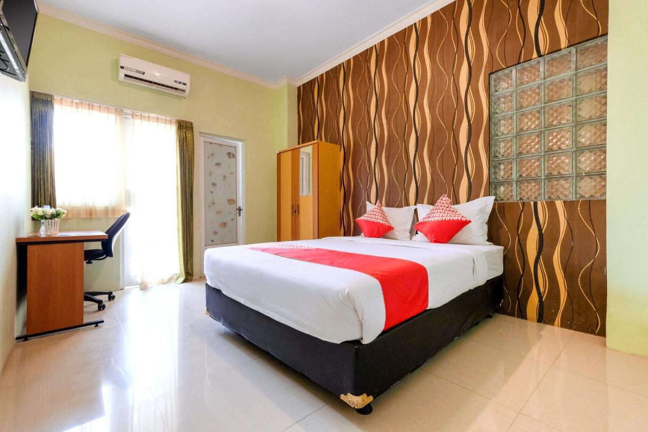 Surakarta  Oyo 338 Guest House Omah Manahan Syariah מראה חיצוני תמונה