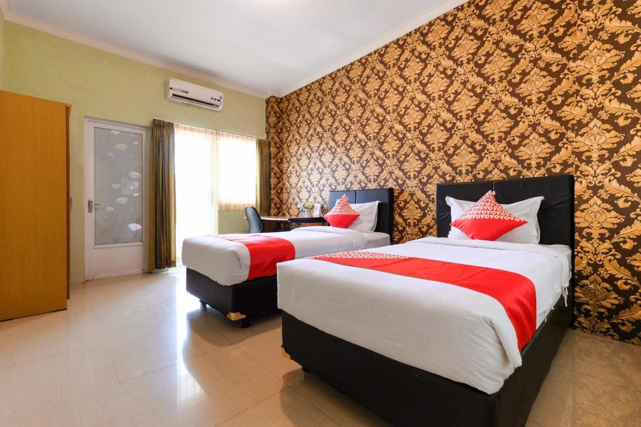 Surakarta  Oyo 338 Guest House Omah Manahan Syariah מראה חיצוני תמונה