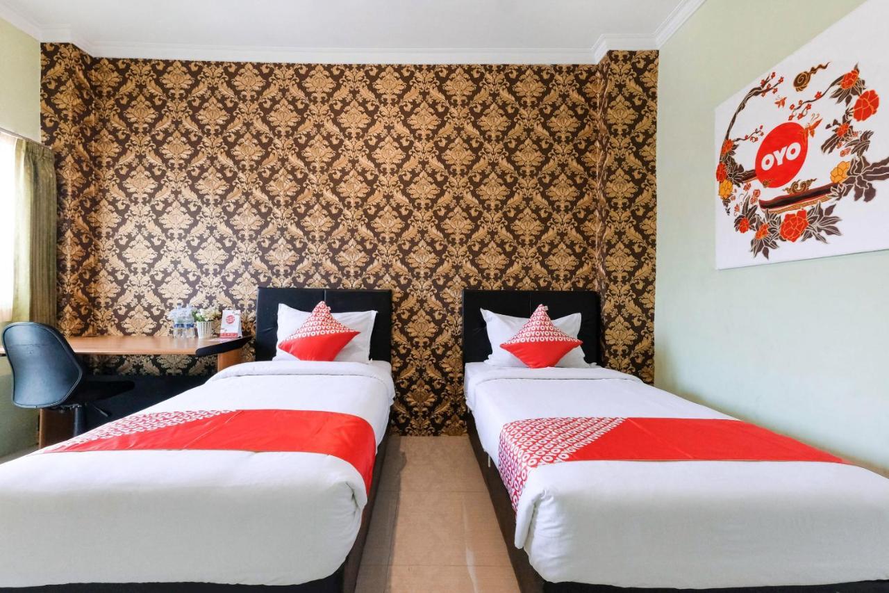 Surakarta  Oyo 338 Guest House Omah Manahan Syariah מראה חיצוני תמונה