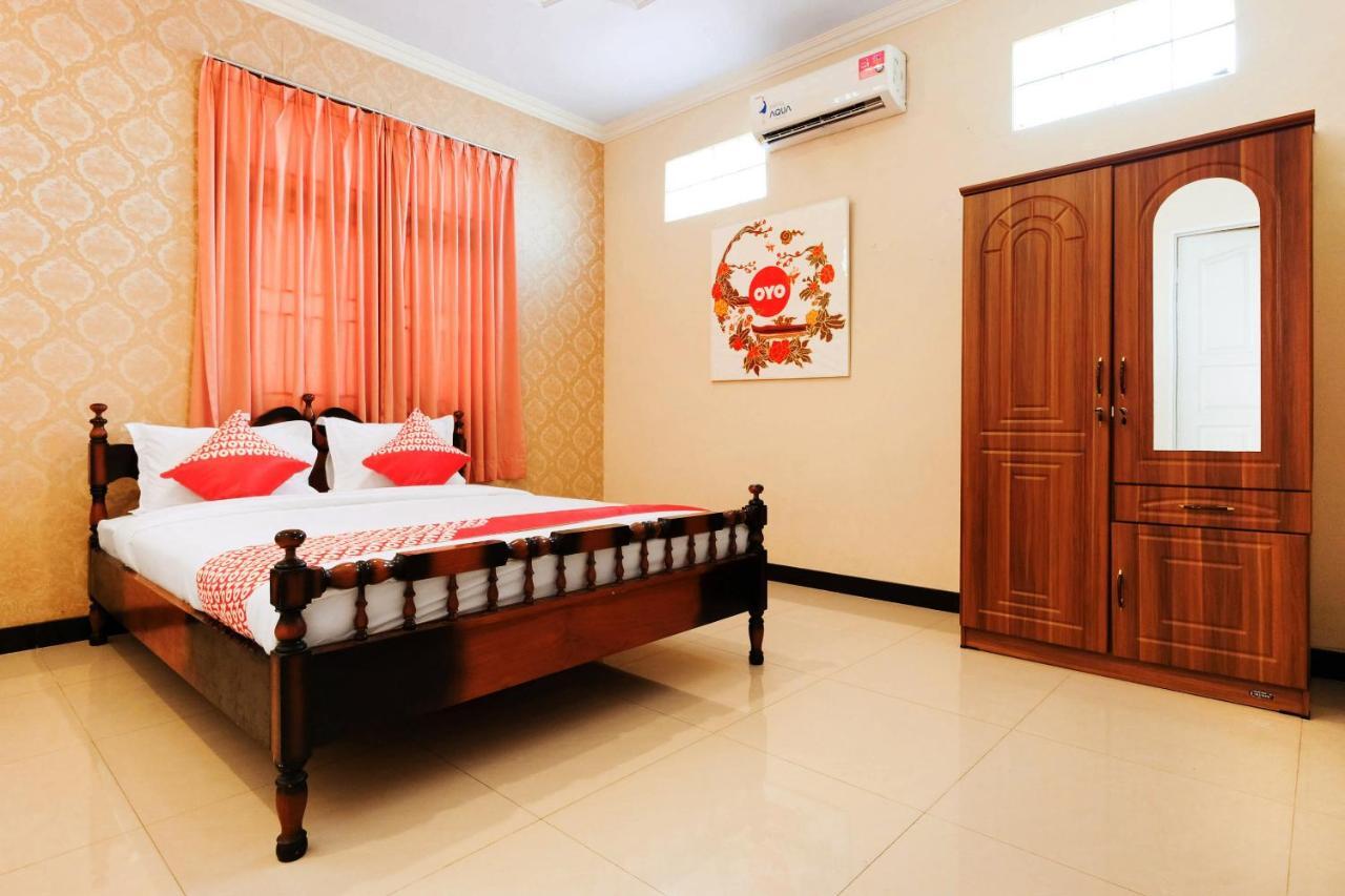 Surakarta  Oyo 338 Guest House Omah Manahan Syariah מראה חיצוני תמונה