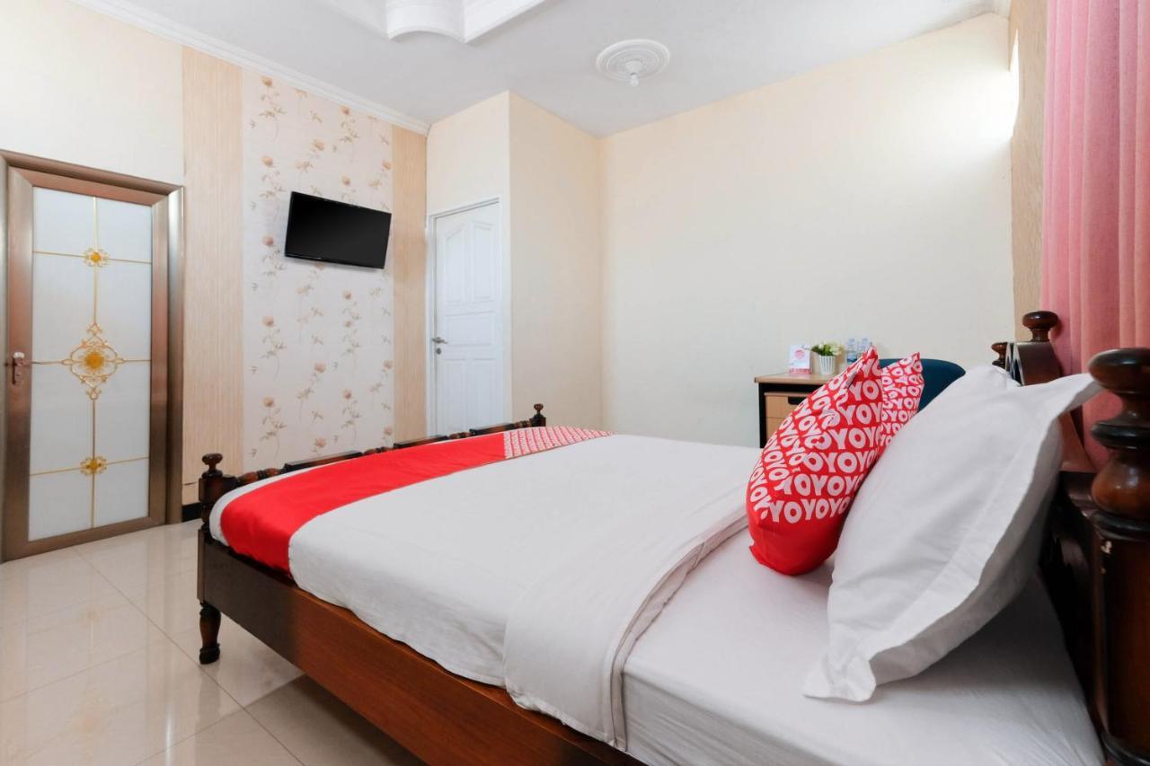 Surakarta  Oyo 338 Guest House Omah Manahan Syariah מראה חיצוני תמונה