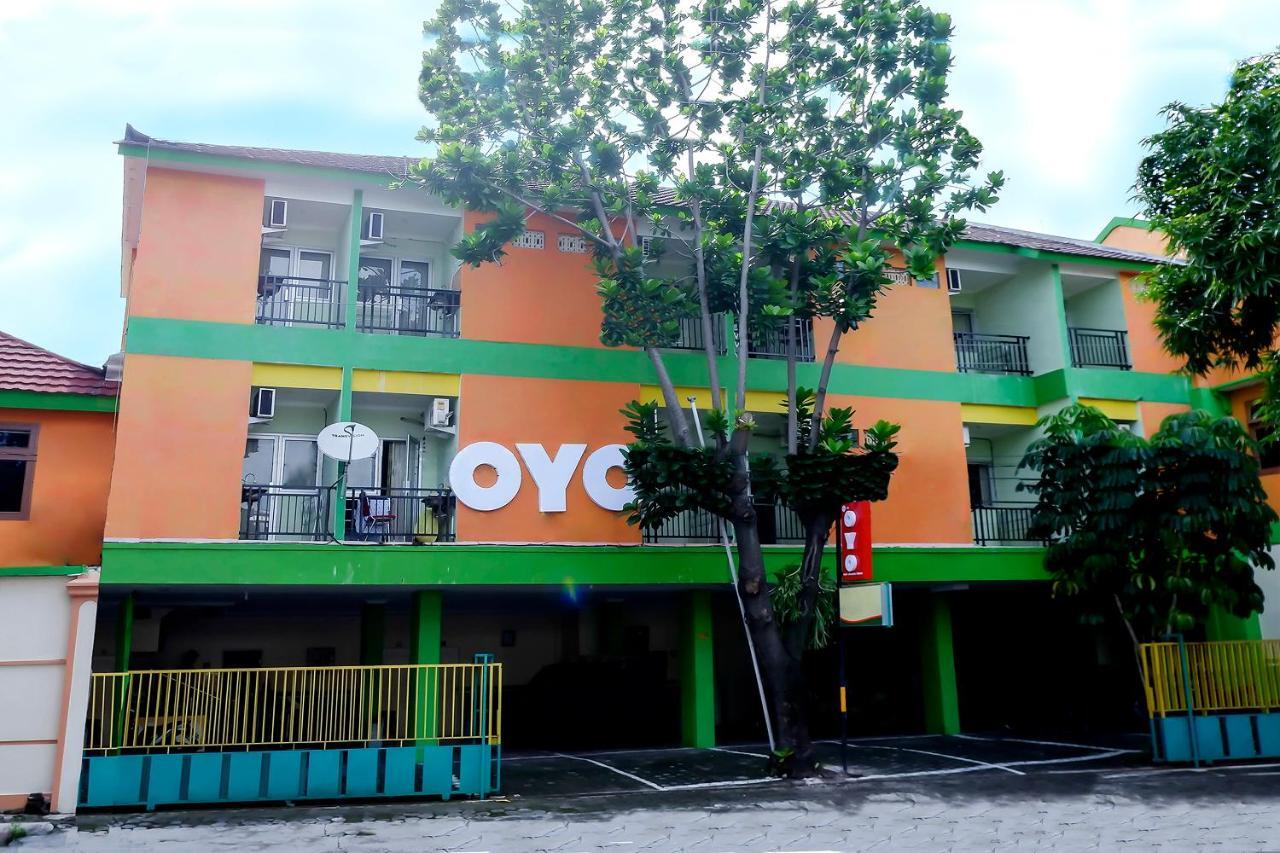 Surakarta  Oyo 338 Guest House Omah Manahan Syariah מראה חיצוני תמונה